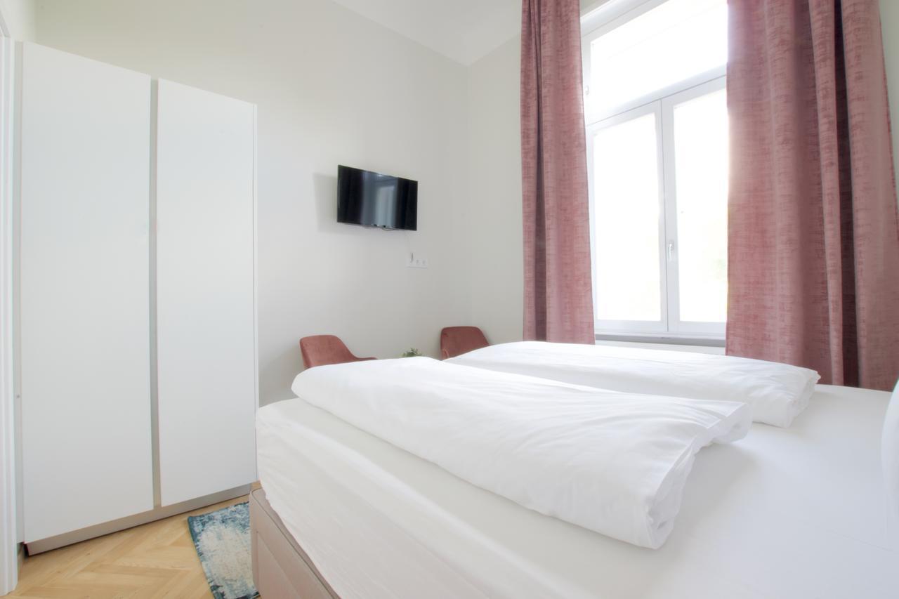Europest Luxury Suites Budapest Exterior photo