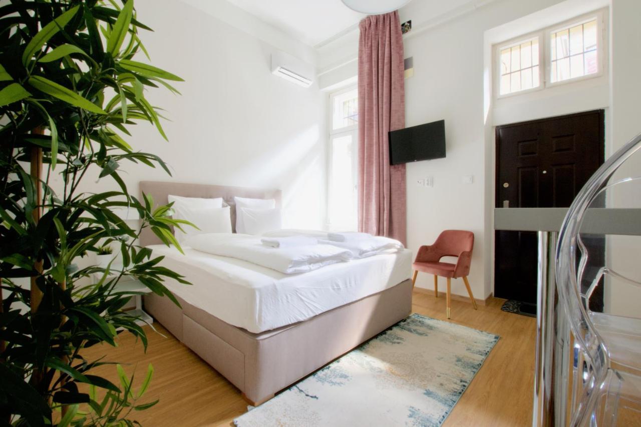 Europest Luxury Suites Budapest Exterior photo